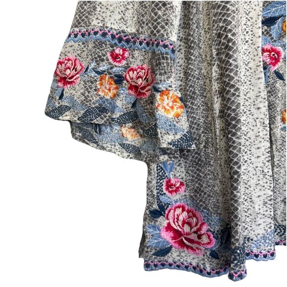 Savanna Jane Floral Embroidered Tunic Top 2X Boho Artsy Festival Flared Sleeves - Picture 3 of 11